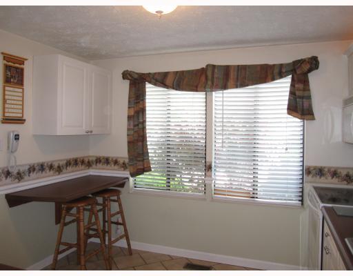 547 Hunters Path Road Bridgeville, PA 15017 - Photo 3 of 14 Kitchen.
