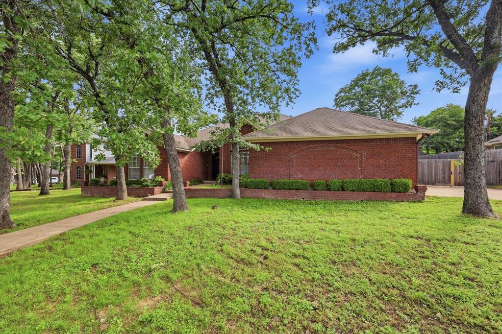 5505 Eagle Rock Road Arlington, TX 76017 - Photo 2 of 34
