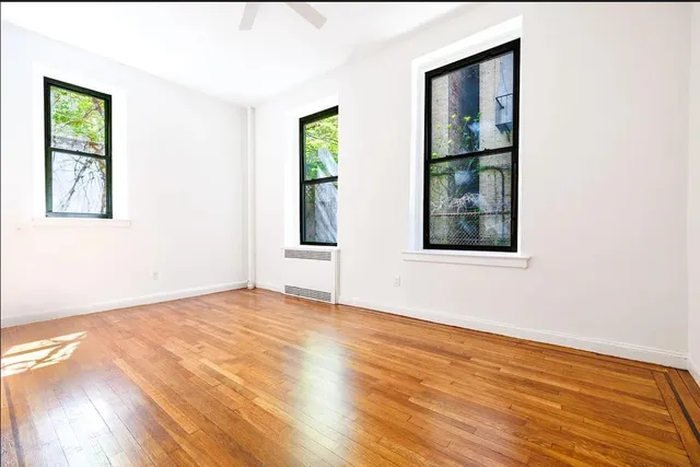 $795,000 | 250 West 22nd Street, Unit 1B | Chelsea