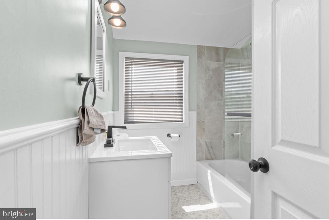 7879 Charlesmont Road Baltimore, MD 21222 - Photo 6 of 23