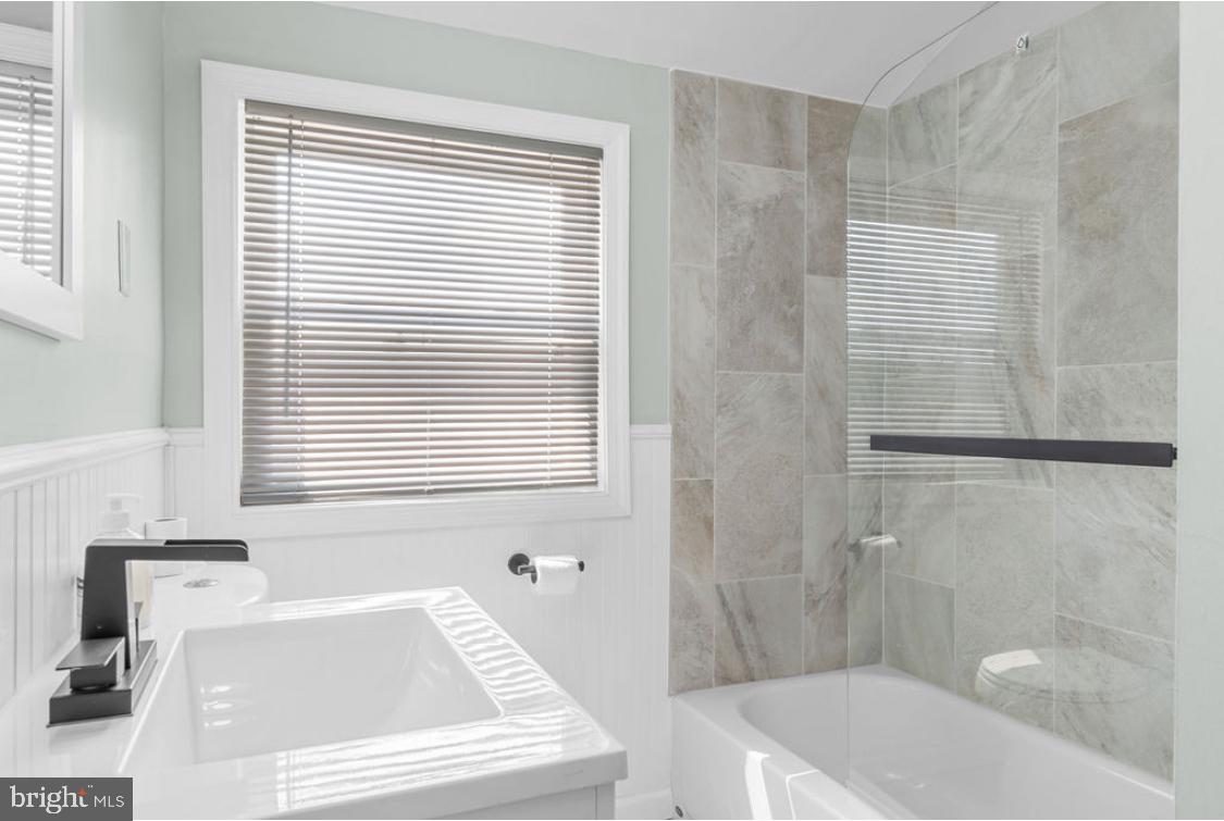 7879 Charlesmont Road Baltimore, MD 21222 - Photo 7 of 23