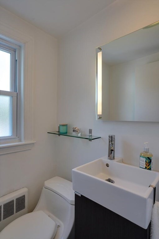 69 Livermore Road Belmont, MA 02478 - Photo 29 of 40 Gallery Image 29
