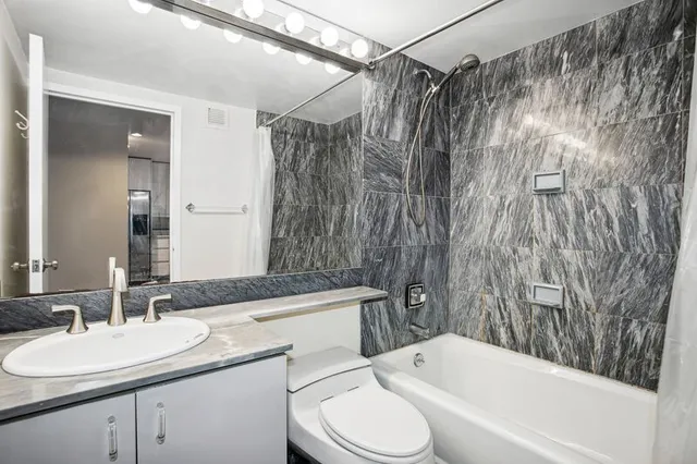 $798,000 | 510 East 80th Street, Unit 12E | Upper East Side