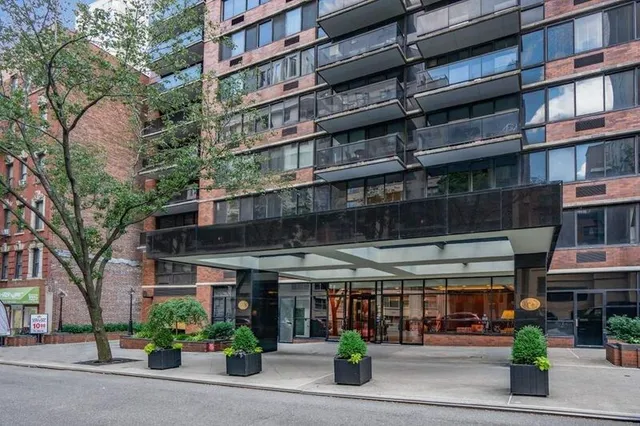 $798,000 | 510 East 80th Street, Unit 12E | Upper East Side