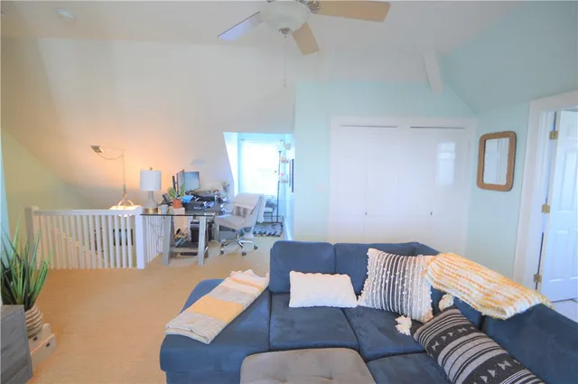 $2,600 | 398 Wolcott Avenue, Unit 9, Middletown, RI 02842