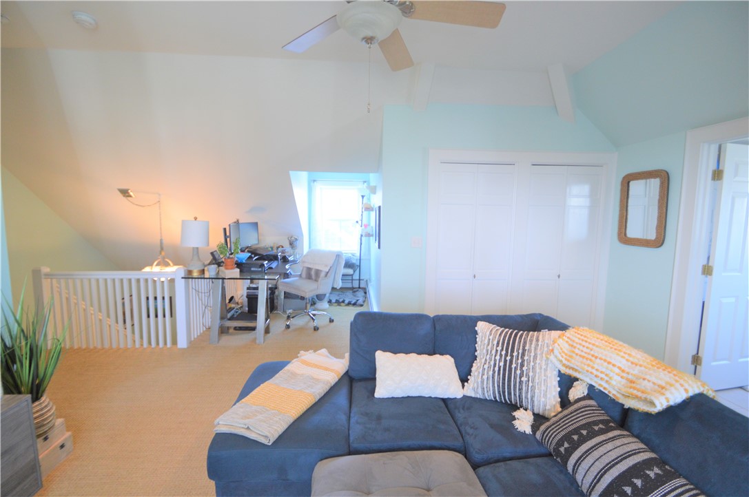 398 Wolcott Avenue, Unit 9 Middletown, RI 02842 - Photo 23 of 33 2nd level living