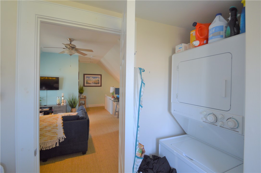 398 Wolcott Avenue, Unit 9 Middletown, RI 02842 - Photo 29 of 33 2nd level full bath w/laundry