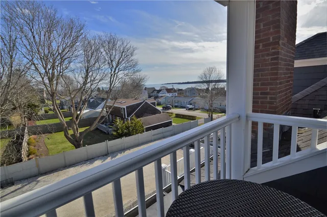 $2,600 | 398 Wolcott Avenue, Unit 9, Middletown, RI 02842