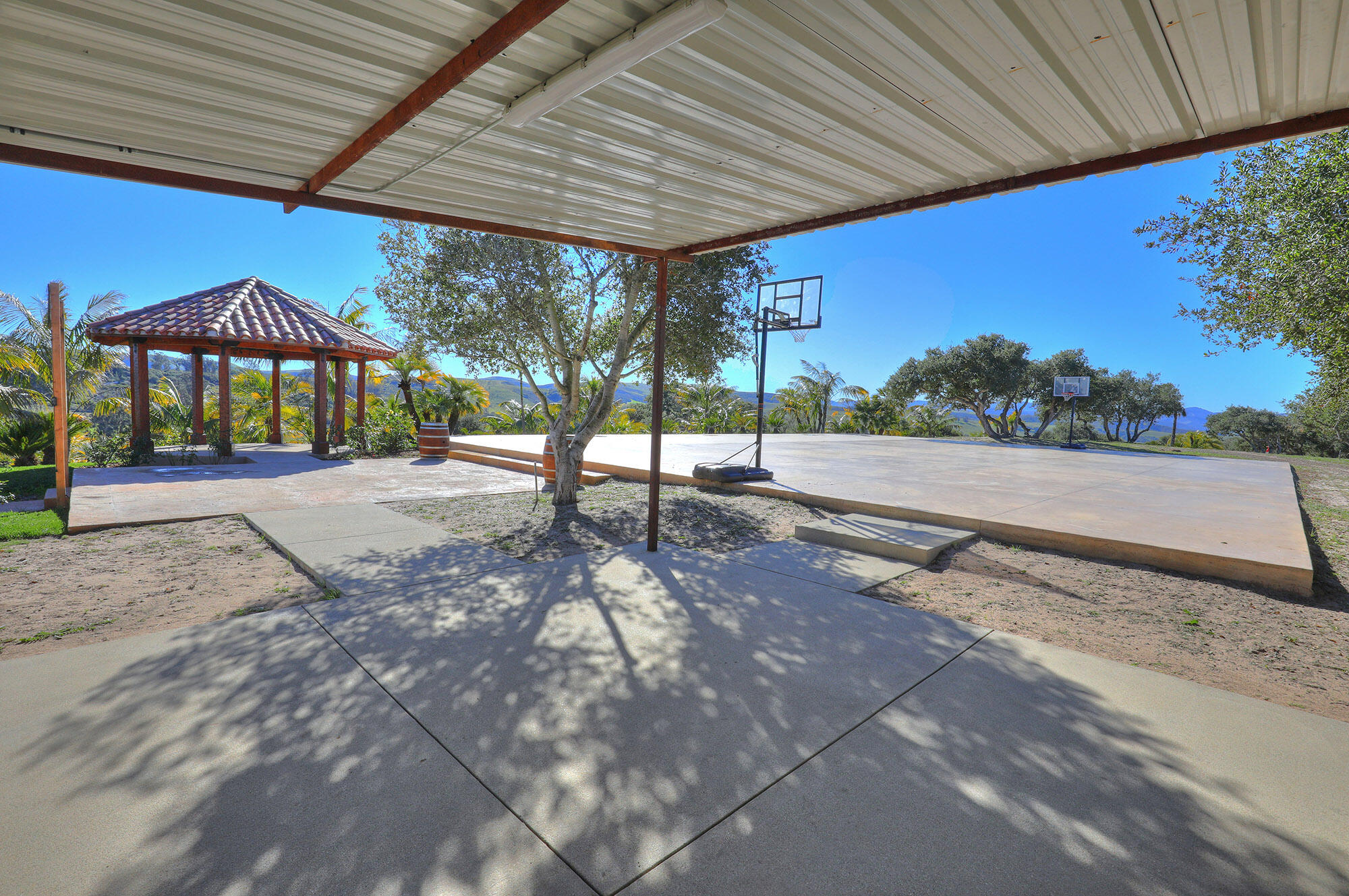 2191 Tularosa Road Lompoc, CA 93436 - Photo 35 of 57 a view of a house with backyard and a patio