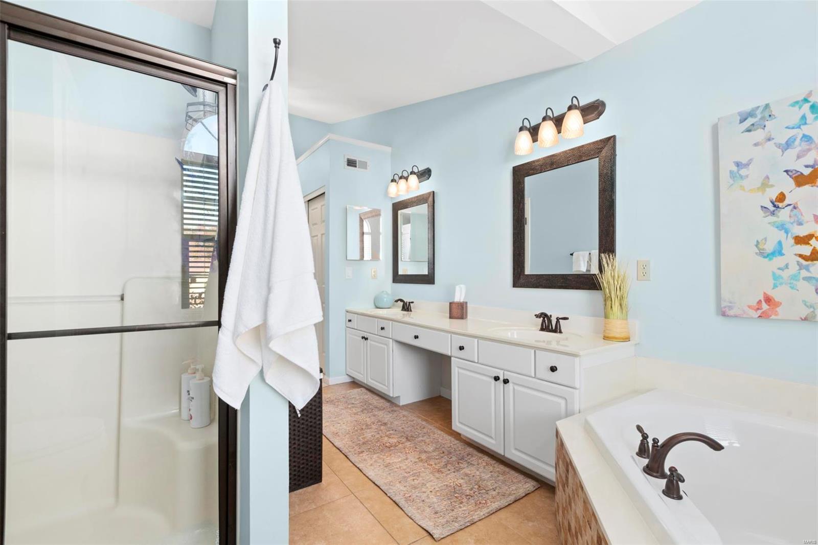 812 Castle Ridge Court Ballwin, MO 63021 - Photo 26 of 41 Gallery Image 26