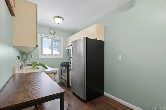 $259,000 | 294 Edmunton Drive, Unit K18, North Babylon, NY 11703