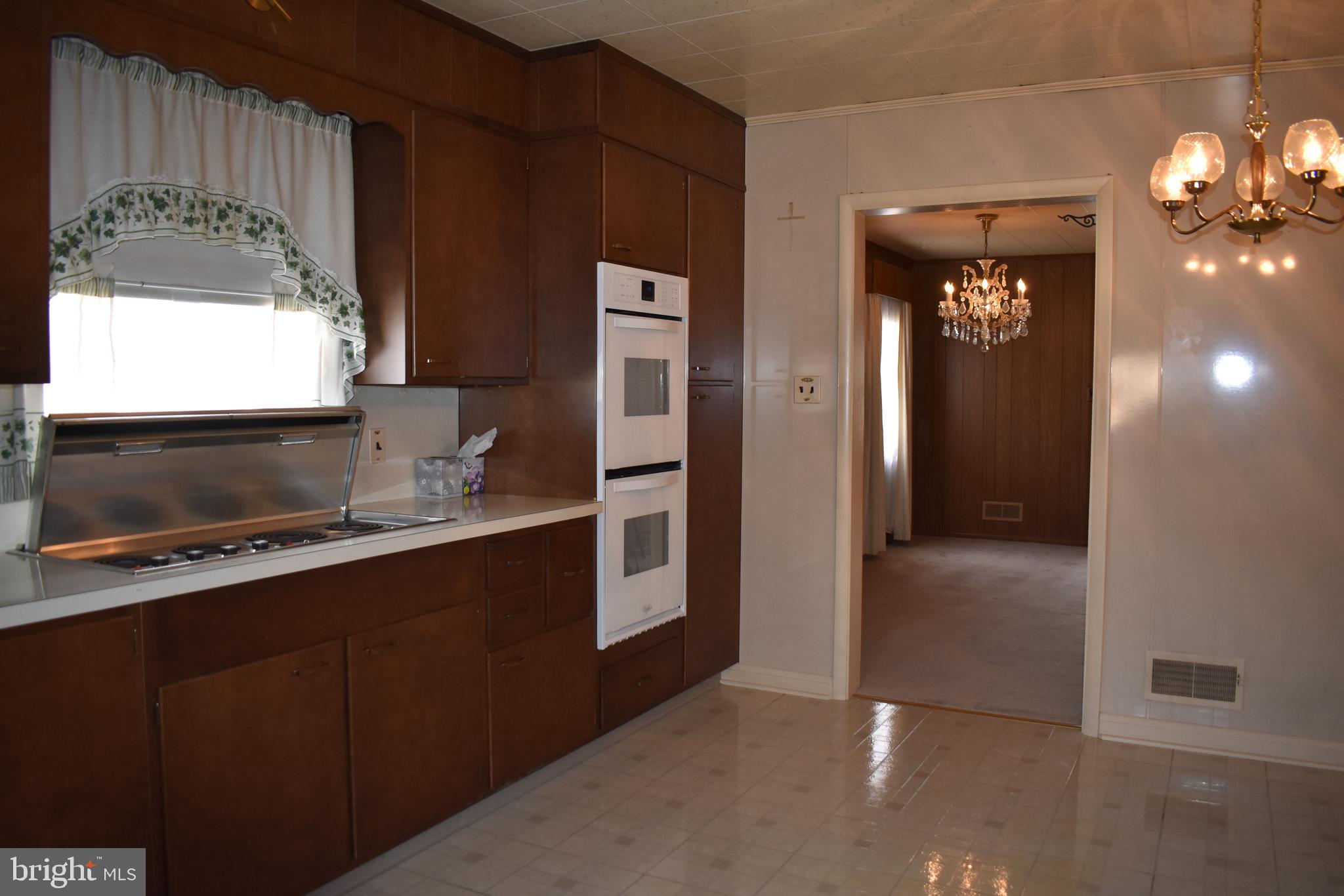 5406 Radecke Avenue Baltimore, MD 21206 - Photo 17 of 33 Separate Cook Top