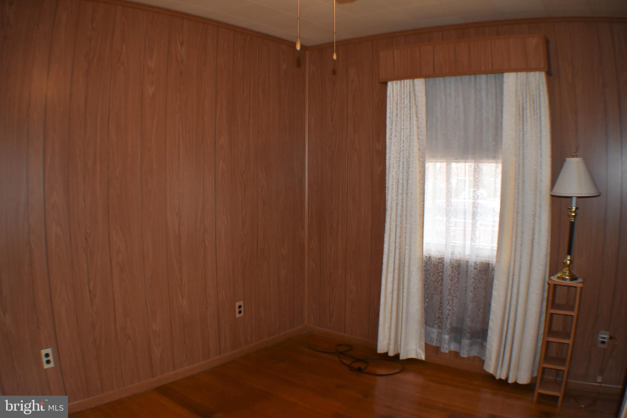 5406 Radecke Avenue Baltimore, MD 21206 - Photo 21 of 33 Bedroom 1