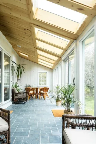 $4,200 | 304 3rd Beach Road, Middletown, RI 02842