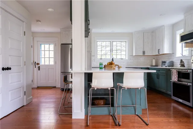 $4,200 | 304 3rd Beach Road, Middletown, RI 02842