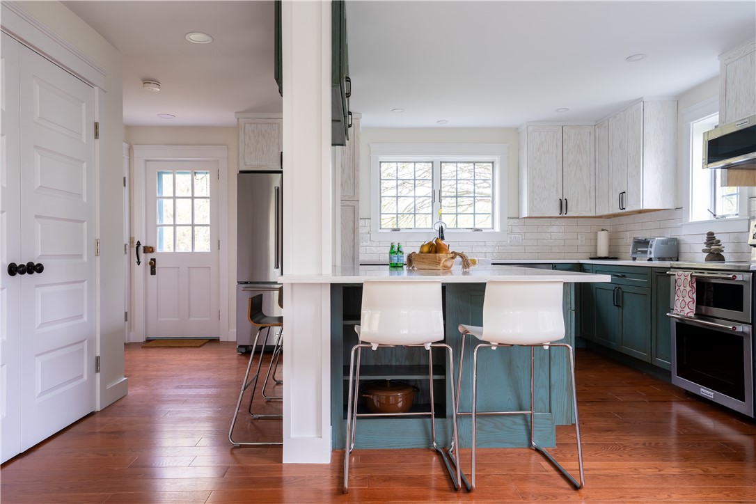 304 3rd Beach Road Middletown, RI 02842 - Photo 32 of 50