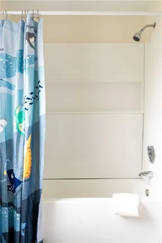 $4,200 | 304 3rd Beach Road, Middletown, RI 02842