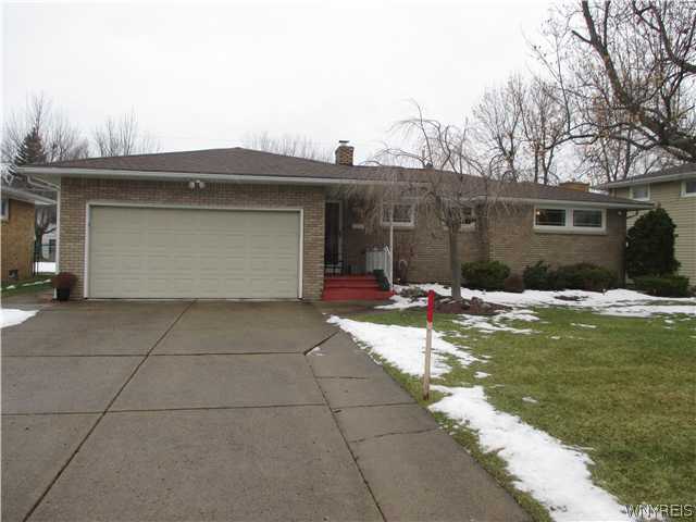 174 Briarhurst Road Amherst, NY 14221 - Photo 1 of 1 Exterior Front