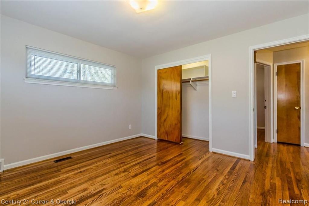 28451 Bayberry Road Farmington Hills, MI 48331 - Photo 6 of 18