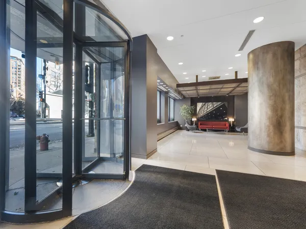 $3,850 | 600 North Kingsbury Street, Unit 906, Chicago, IL 60654