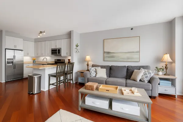 $3,850 | 600 North Kingsbury Street, Unit 906, Chicago, IL 60654