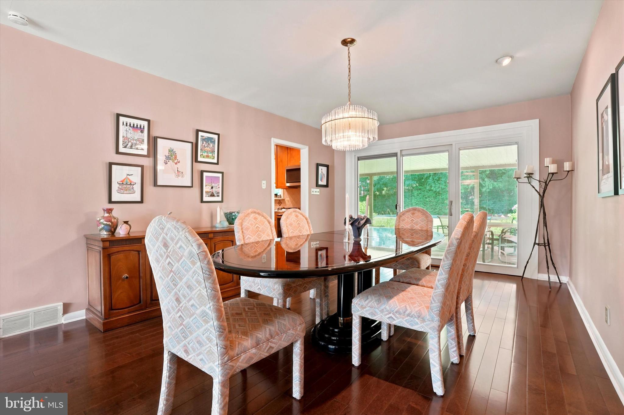 627 Meadow Road Huntingdon Valley, PA 19006 - Photo 10 of 34