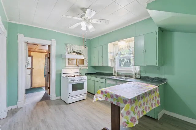 $90,000 | 201 North Hinkley Avenue, Rockford, IL 61101