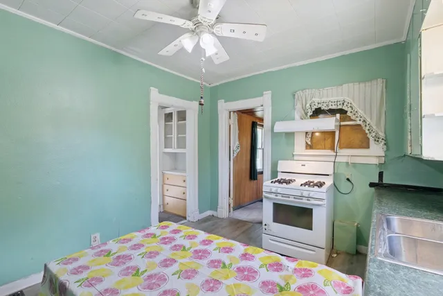 $90,000 | 201 North Hinkley Avenue, Rockford, IL 61101