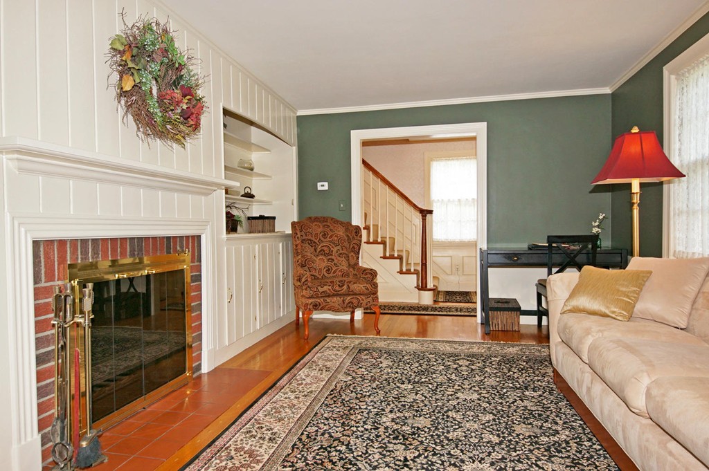 56 Edgewood Road Shrewsbury, MA 01545 - Photo 4 of 30 Gallery Image 4