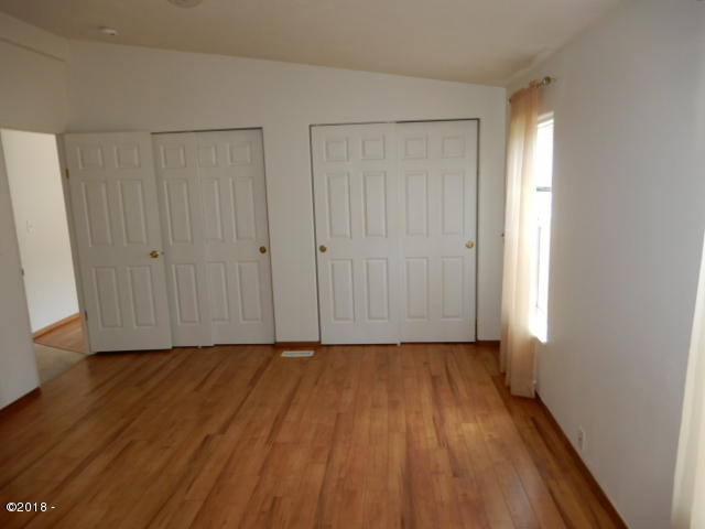 3895 Summit Ridge Circle Depoe Bay, OR 97341 - Photo 11 of 18 Master Bed