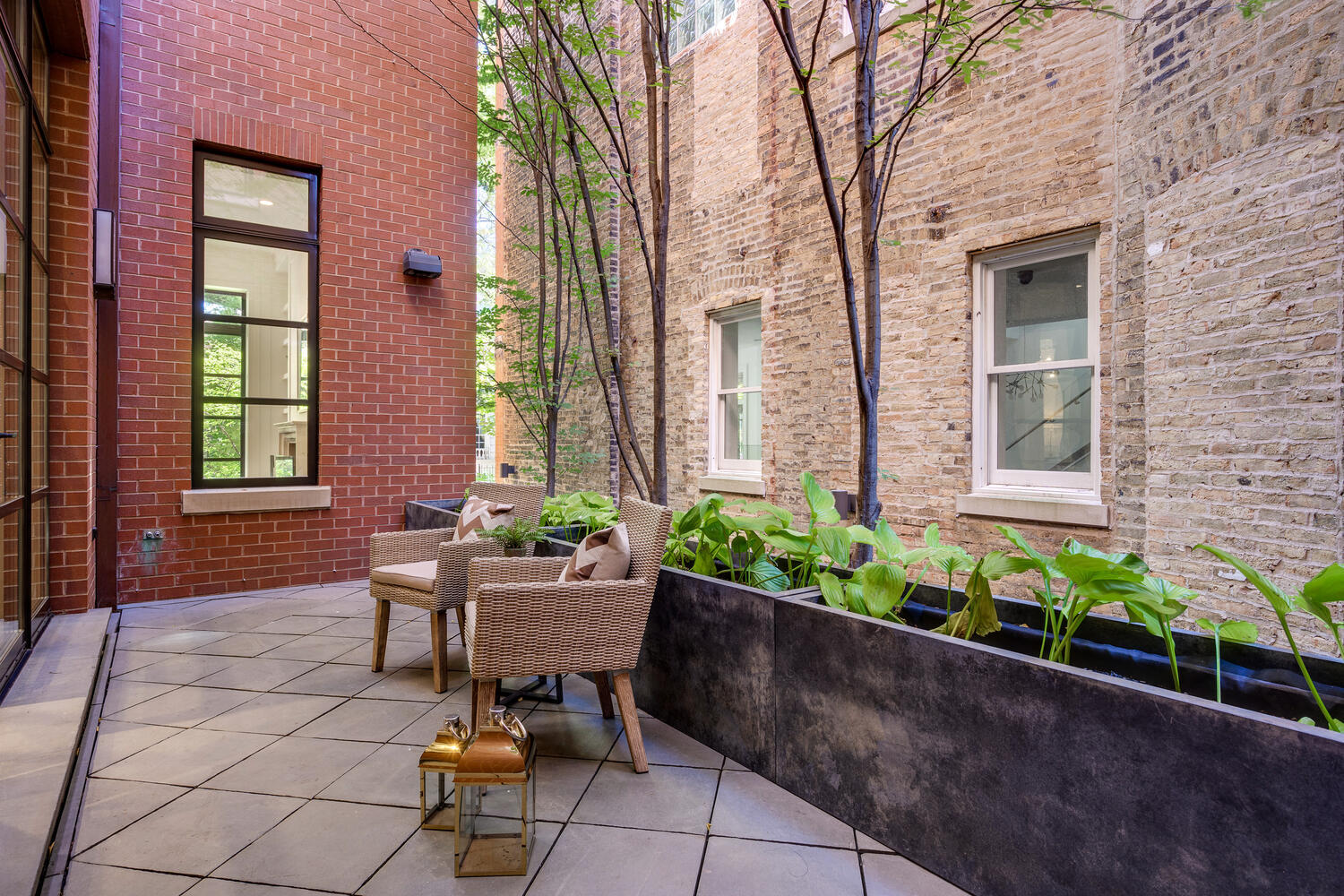 2026 North Mohawk Street Chicago, IL 60614 - Photo 55 of 56 a house view with a seating space
