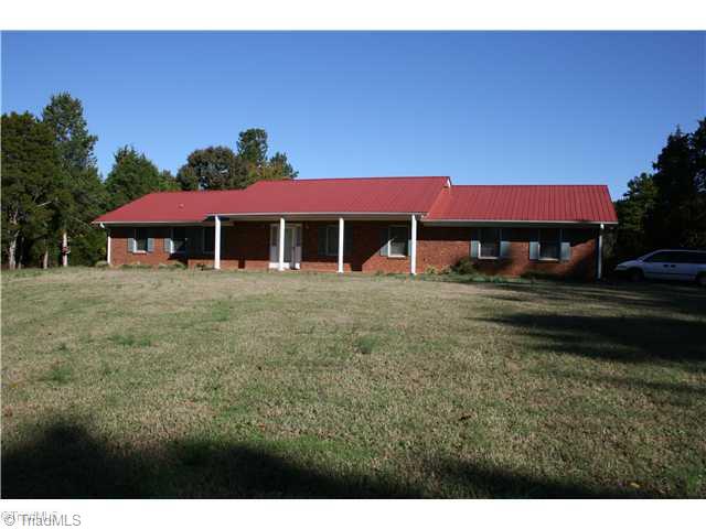 520 Central Road Clemmons, NC 27012 - Photo 1 of 12 Exterior Front.