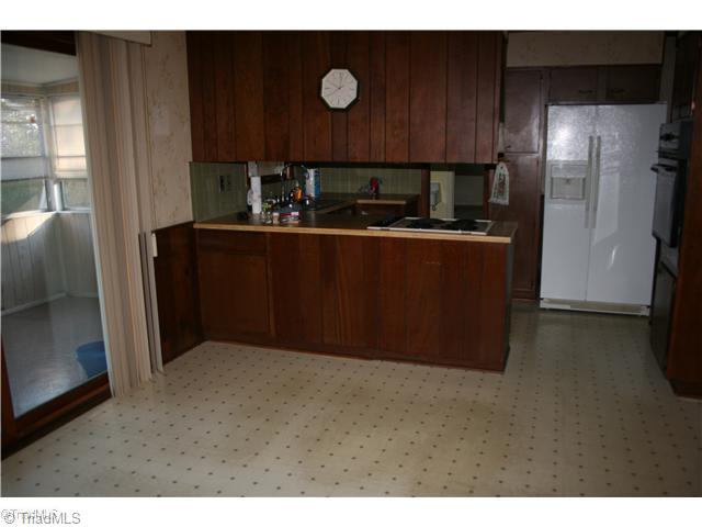 520 Central Road Clemmons, NC 27012 - Photo 6 of 12 Dining Room.