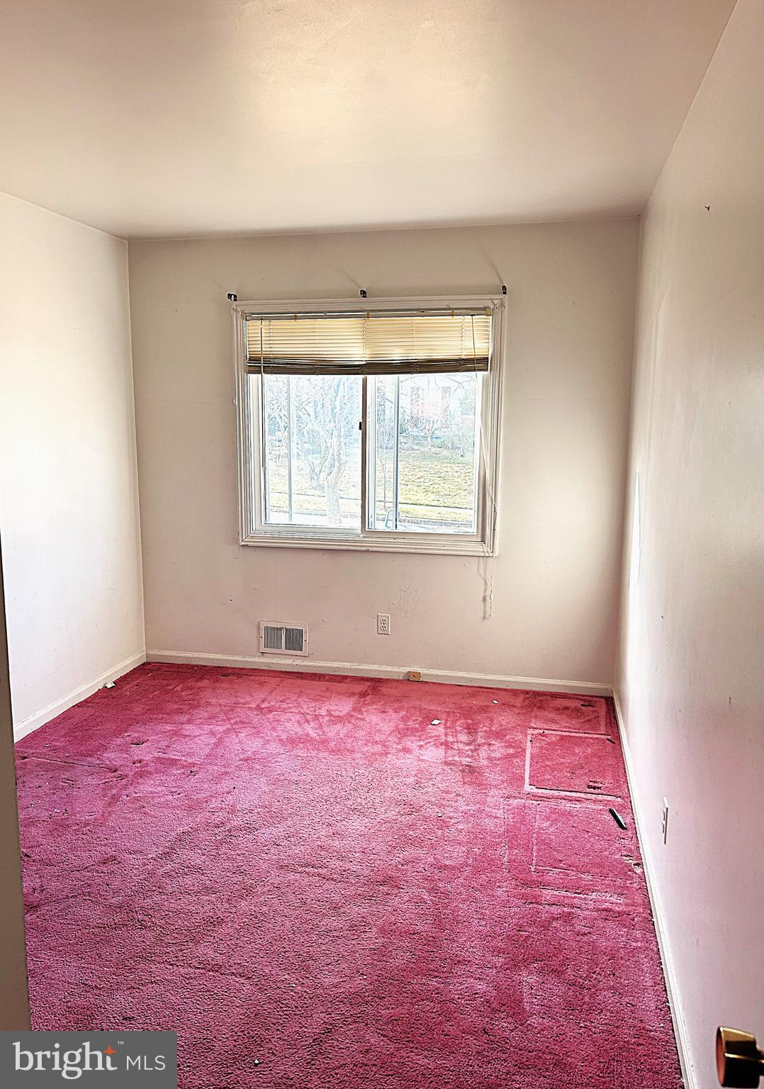 13105 Imperial Court Laurel, MD 20708 - Photo 10 of 13 an empty room with a window