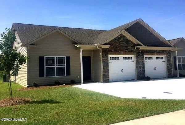 $1,700 | 2301 Sweet Bay Drive., Unit B, Greenville, NC 27834