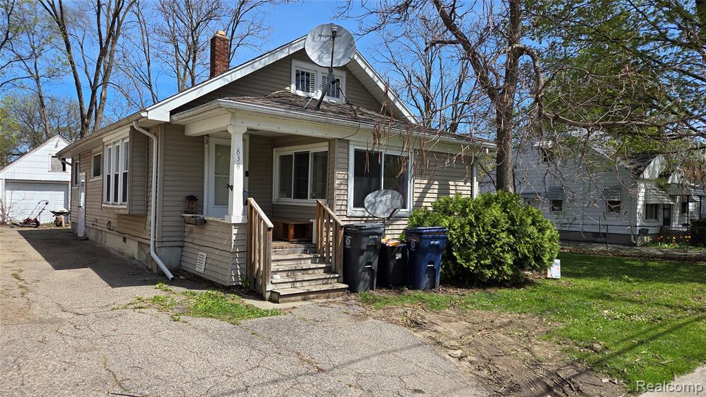 838 Clinton Street Flint, MI 48507 - Photo 1 of 18