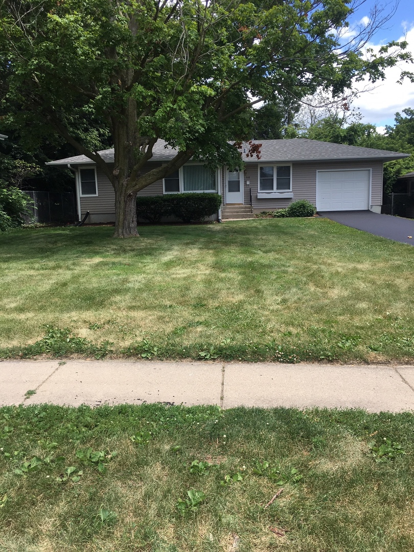 518 Russell Road DeKalb, IL 60115 - Photo 1 of 15