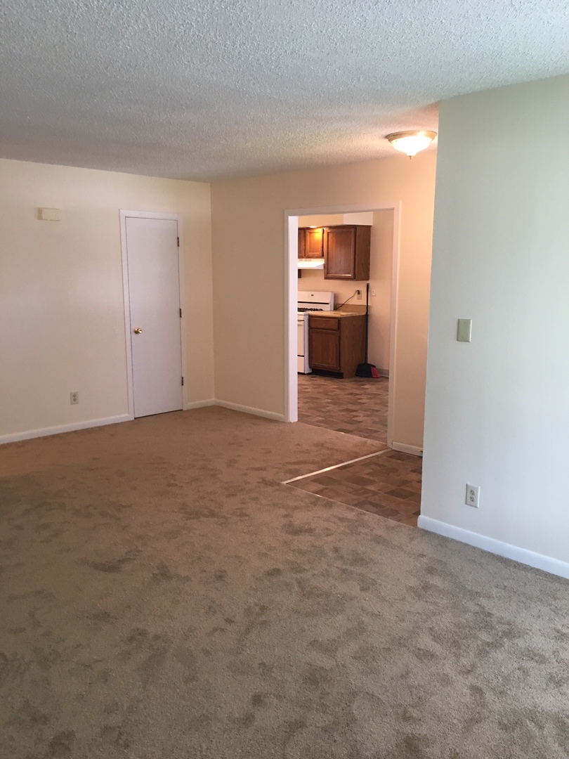 518 Russell Road DeKalb, IL 60115 - Photo 4 of 15