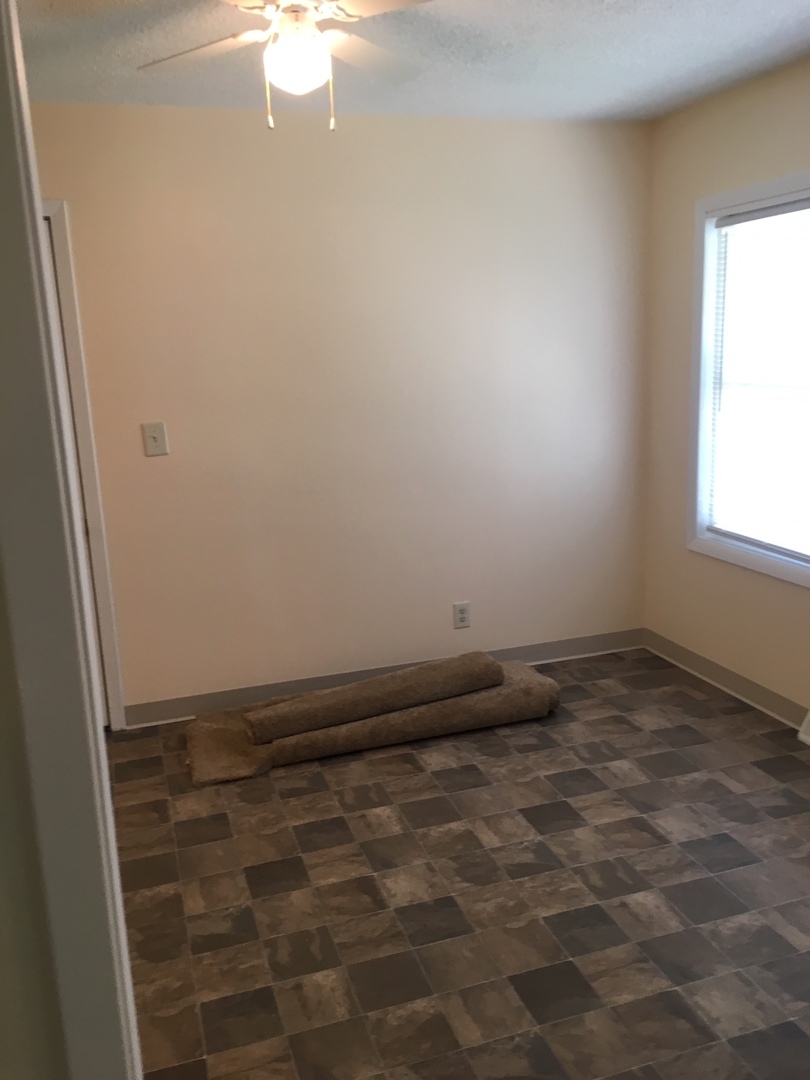 518 Russell Road DeKalb, IL 60115 - Photo 5 of 15