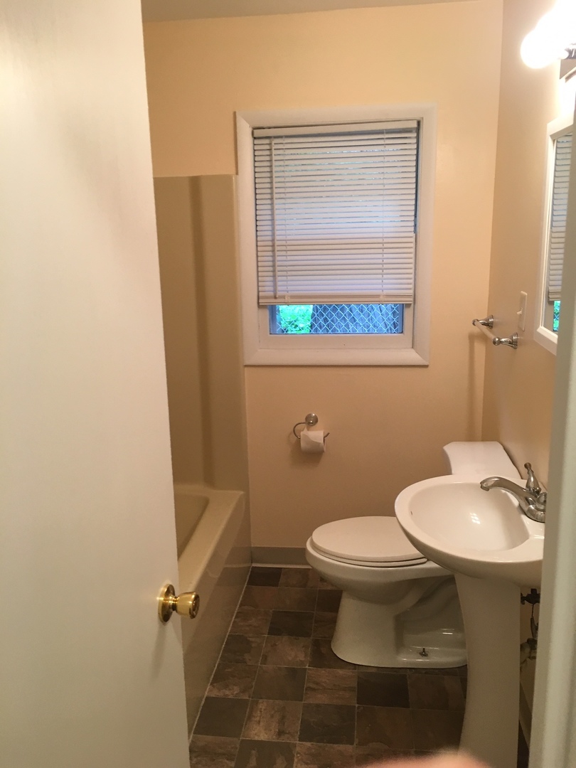 518 Russell Road DeKalb, IL 60115 - Photo 9 of 15