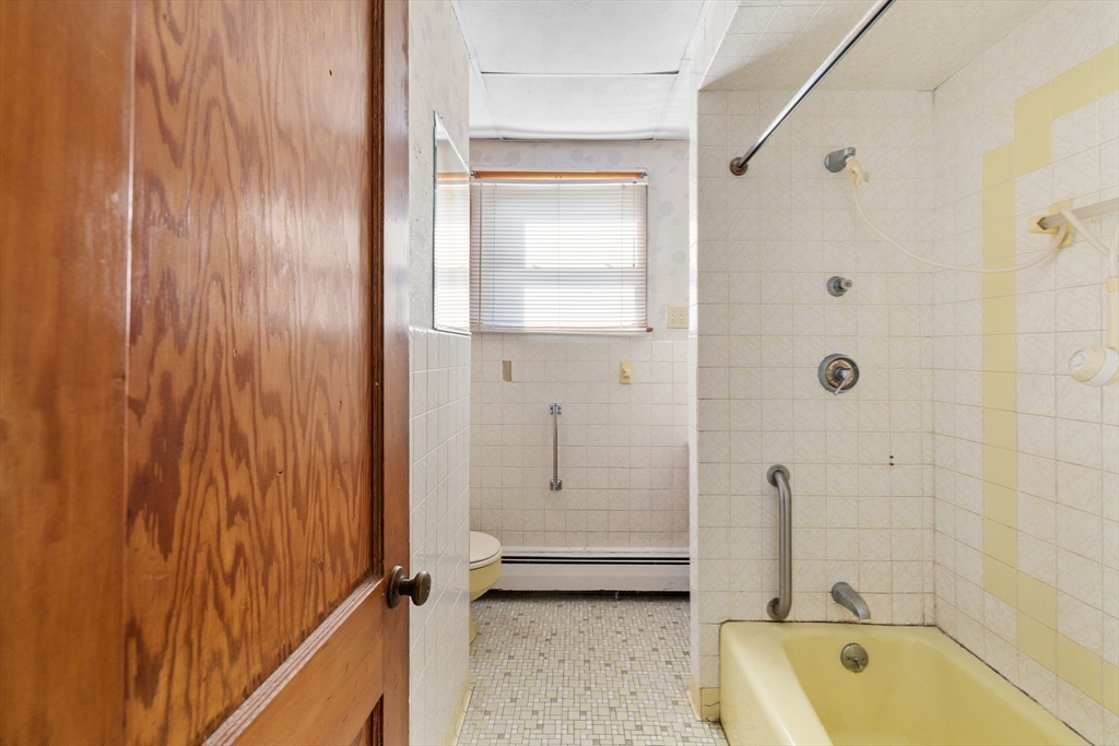 493 Coggeshall Street Fall River, MA 02721 - Photo 12 of 36