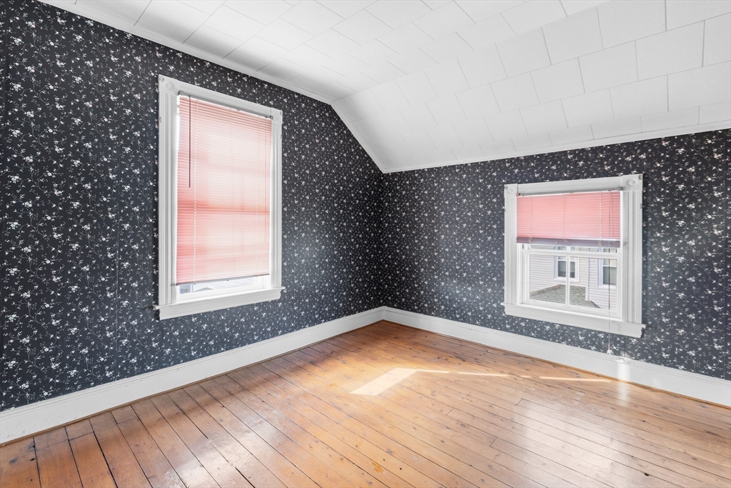 493 Coggeshall Street Fall River, MA 02721 - Photo 32 of 36