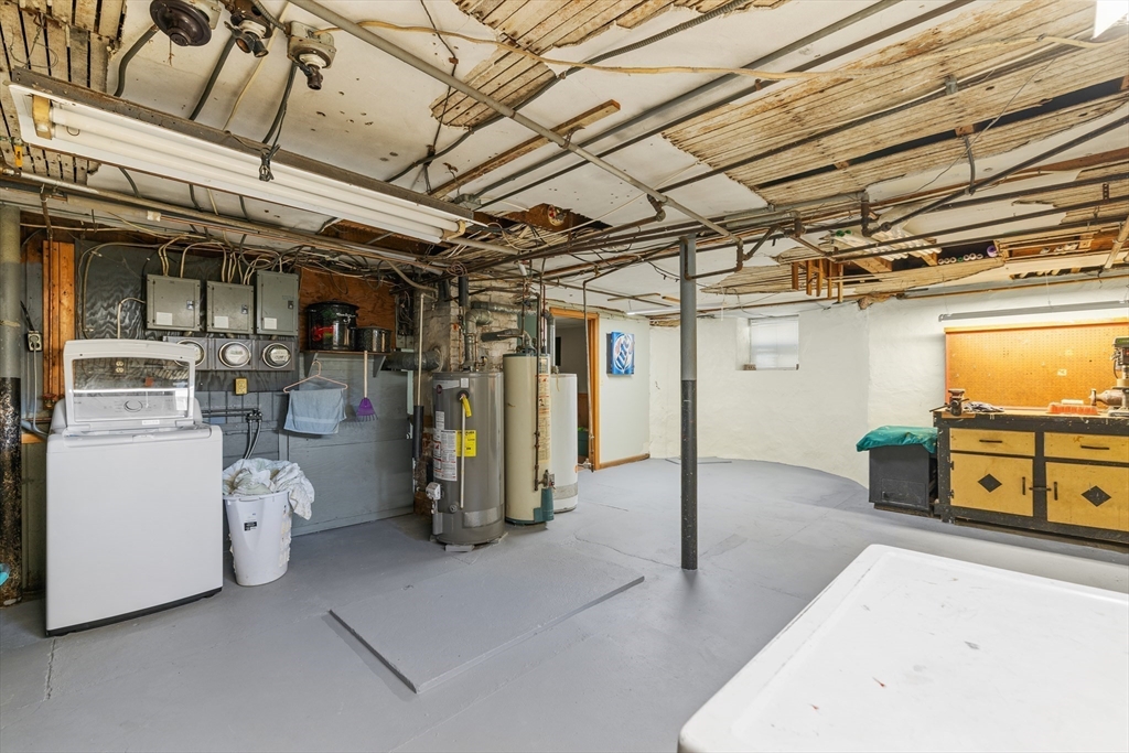 493 Coggeshall Street Fall River, MA 02721 - Photo 35 of 36