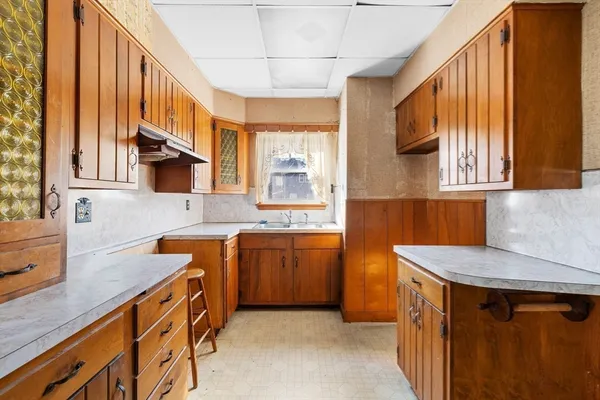 $600,000 | 493 Coggeshall Street, Fall River, MA 02721