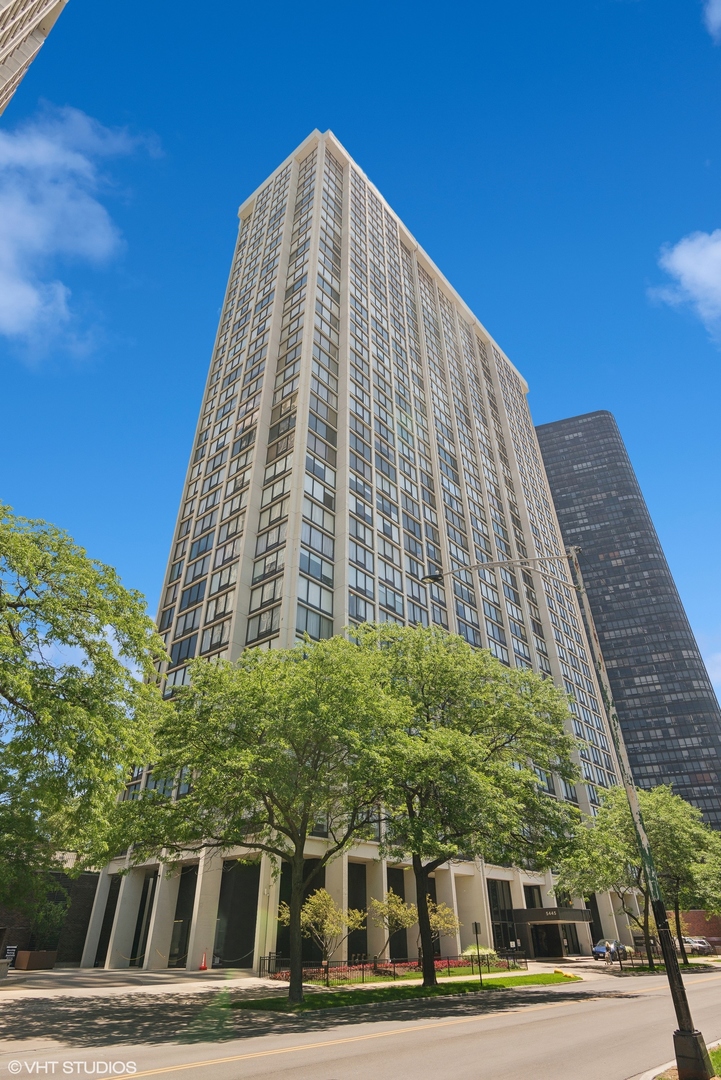 5445 North Sheridan Road, Unit 403 Chicago, IL 60640 - Photo 11 of 11 a view of a tall building