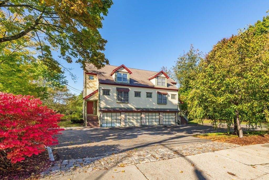19 Dunstan Street, Unit 19 Newton, MA 02465 - Photo 1 of 12