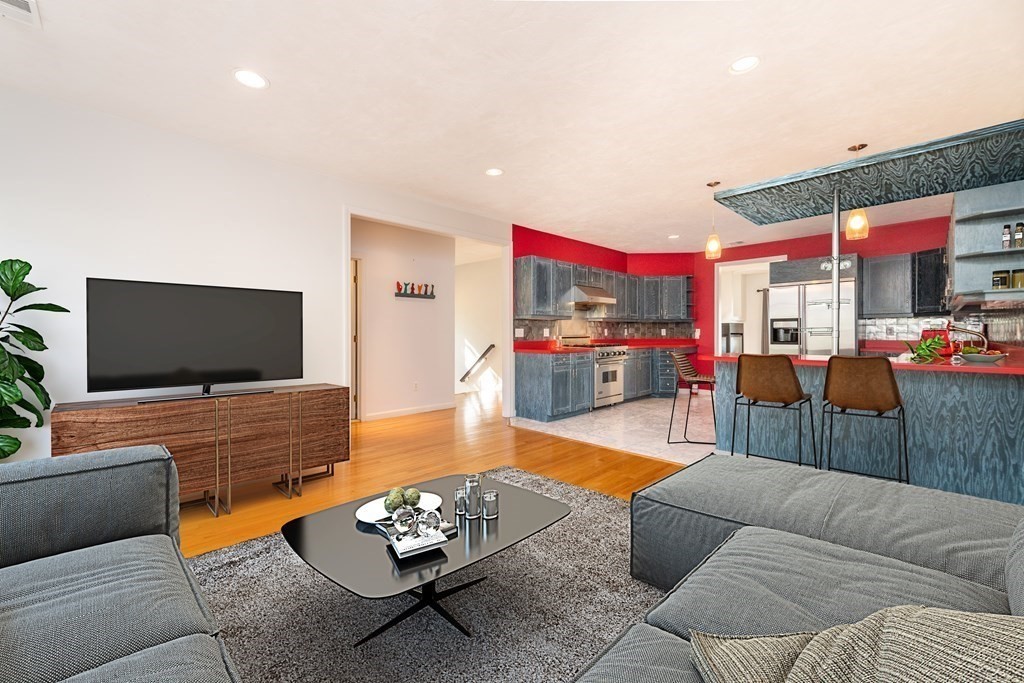 19 Dunstan Street, Unit 19 Newton, MA 02465 - Photo 4 of 12