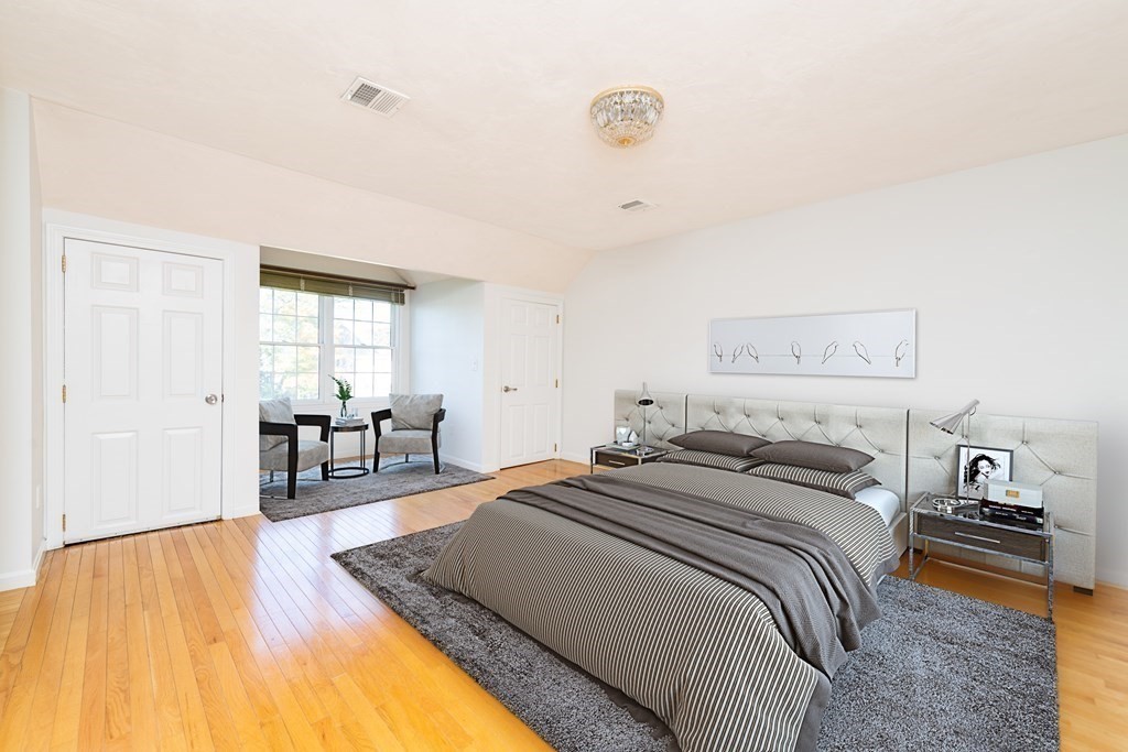 19 Dunstan Street, Unit 19 Newton, MA 02465 - Photo 7 of 12