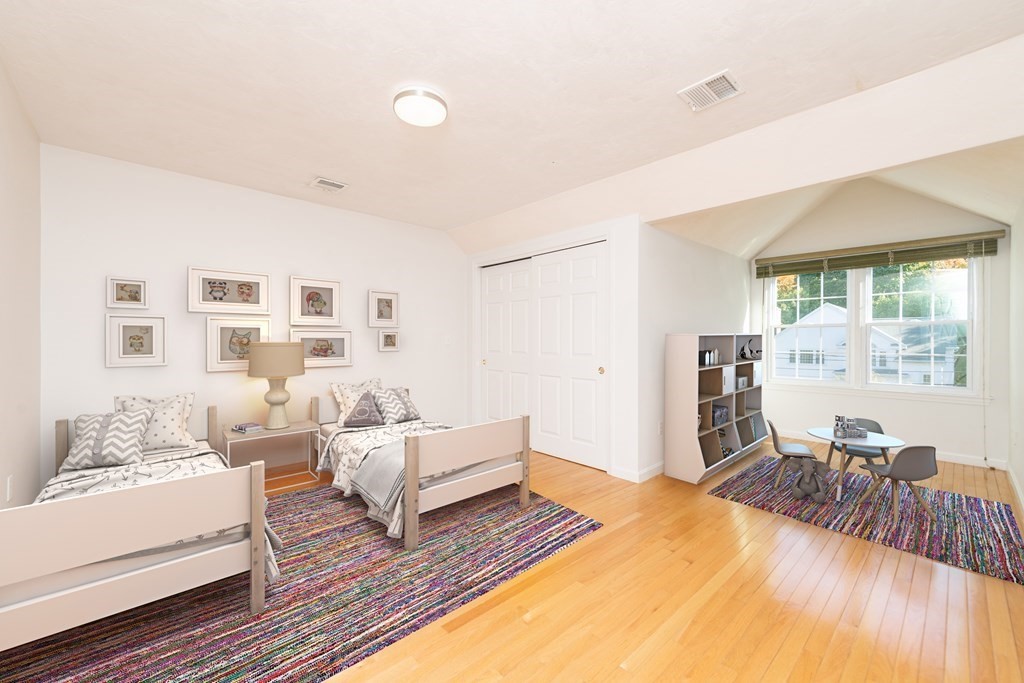 19 Dunstan Street, Unit 19 Newton, MA 02465 - Photo 8 of 12