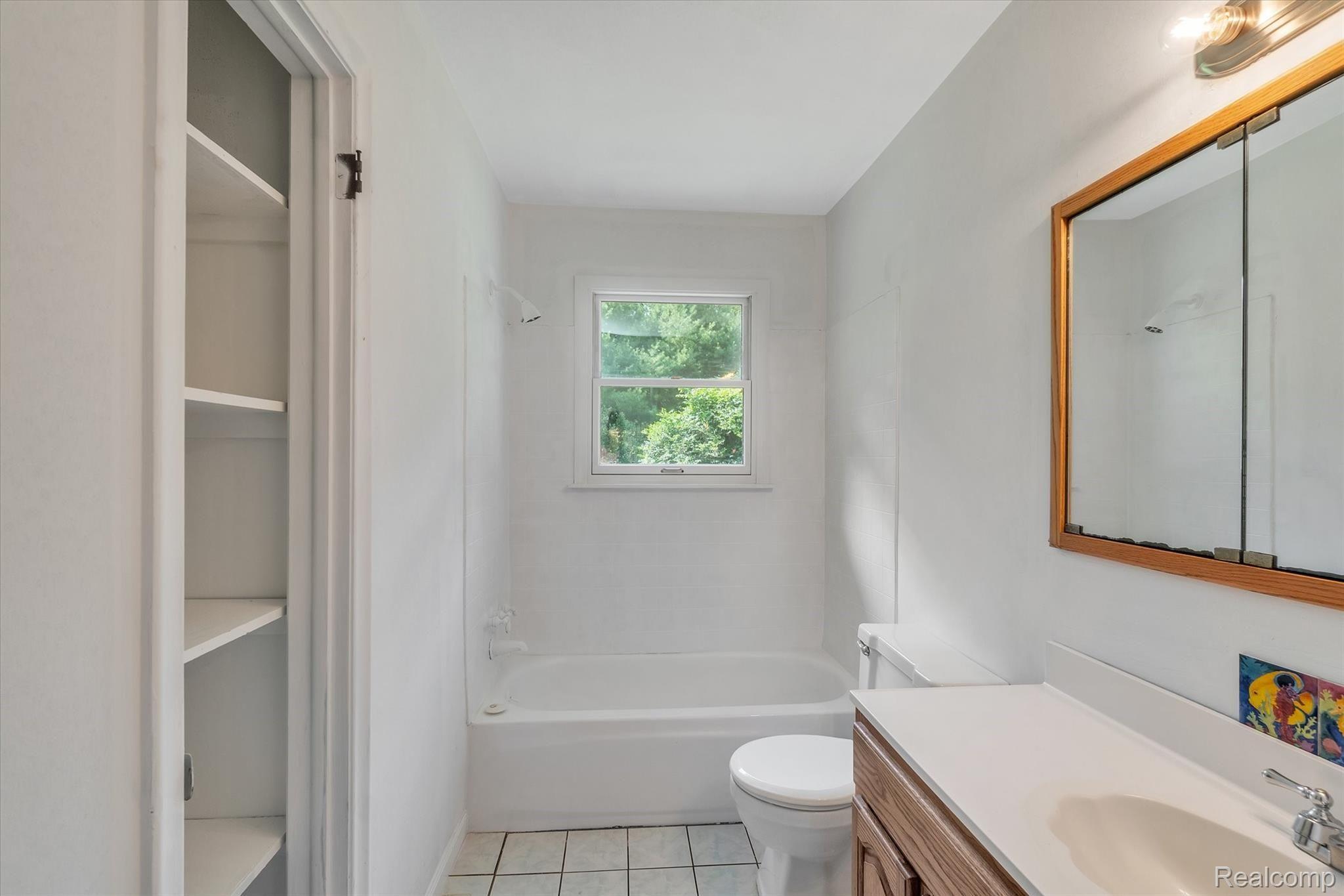535 North Nicholson Road Fowlerville, MI 48836 - Photo 29 of 68 29-535-Nicholson-WindowStill-Real-Estate-Photography-29.jpg